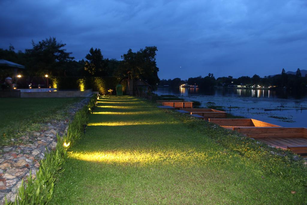 The Glory River Kwai Hotel Kanchanaburi Ngoại thất bức ảnh